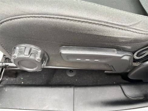 Used 2018 Jeep Wrangler Unlimited Sahara image 15