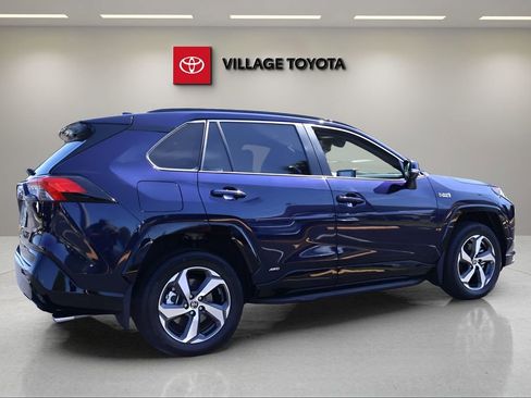 Certified 2021 Toyota RAV4 SE w/ Weather & Moonroof Package AWD/4WD image 5