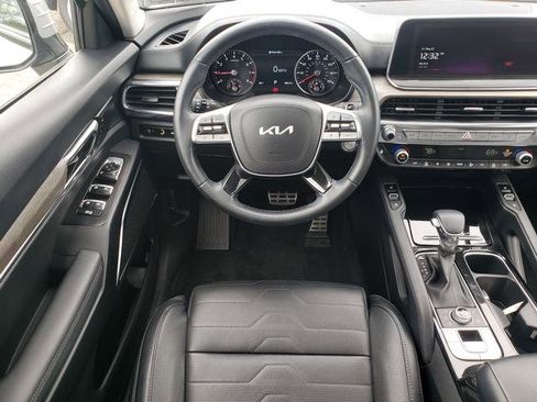 Certified 2022 Kia Telluride SX w/ SX Prestige Package AWD/4WD image 18