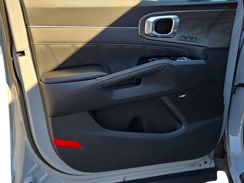 Used 2024 Kia Sorento SX Prestige image 16