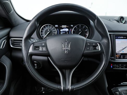 Certified 2022 Maserati Levante GT AWD/4WD image 18