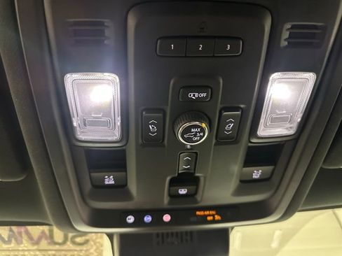 Used 2023 Chevrolet Tahoe High Country w/ Advanced Technology Package image 29