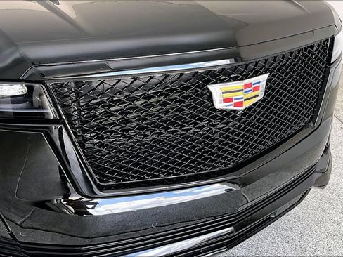 Used 2024 Cadillac Escalade Sport w/ Touring Package AWD/4WD image 39