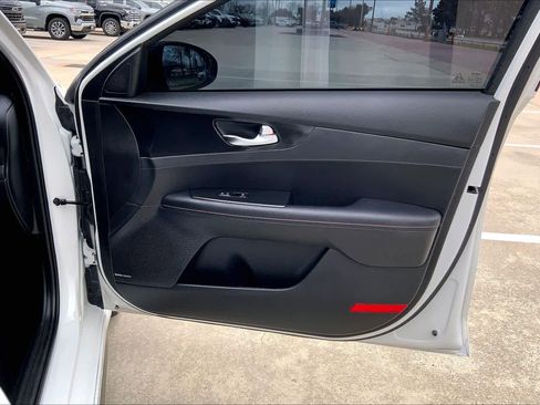 Used 2023 Kia Forte GT image 22