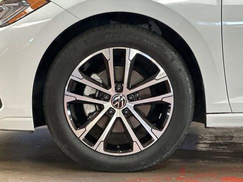 Certified 2025 Volkswagen Jetta Sport image 32