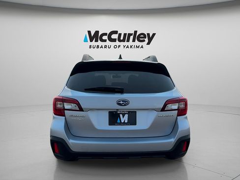Used 2018 Subaru Outback 2.5i Premium AWD/4WD image 5