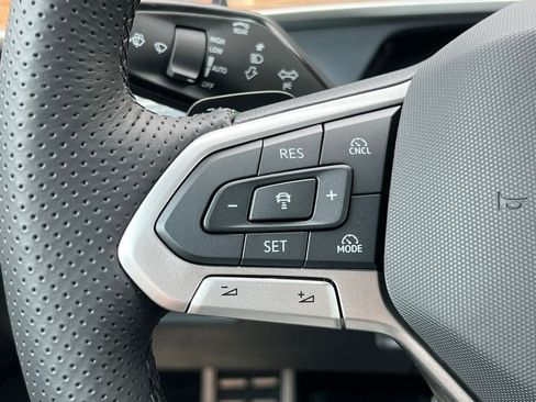 New 2026 Volkswagen Tiguan SEL R-Line AWD/4WD image 19