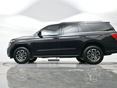 Used 2024 Ford Expedition XLT image 30