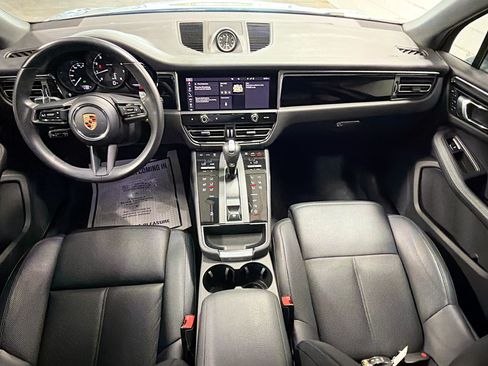 Certified 2023 Porsche Macan AWD/4WD image 16