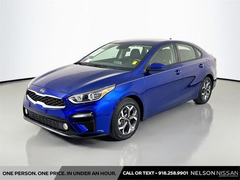 Used 2019 Kia Forte LXS FWD image 1