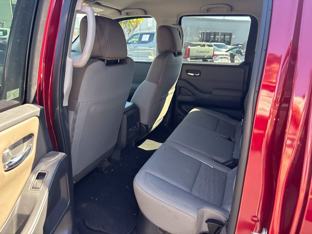 Used 2023 Nissan Frontier SV w/ SV Convenience Package RWD image 11
