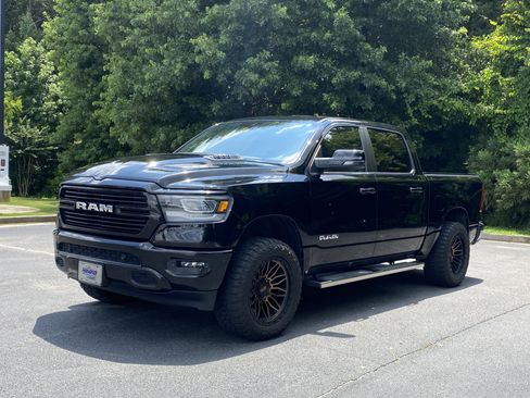Used 2023 RAM 1500 Laramie AWD/4WD image 5