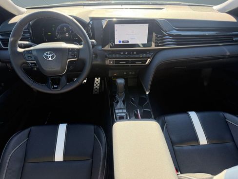 Used 2026 Toyota Camry SE image 15