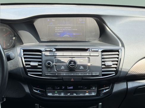 Used 2016 Honda Accord Sport image 8