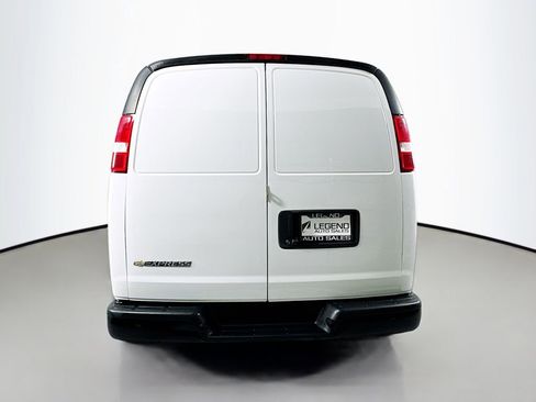 Used 2020 Chevrolet Express 2500 RWD image 7