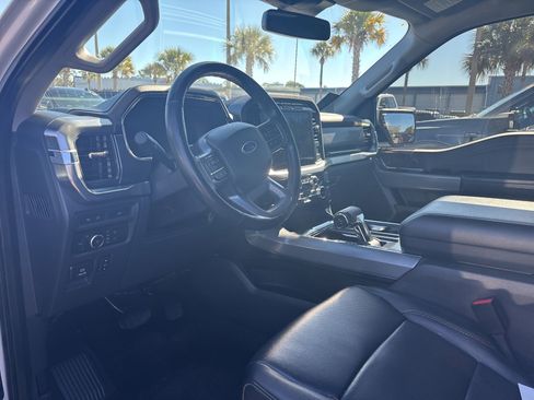 Used 2022 Ford F150 Lariat w/ Trailer Tow Package image 5