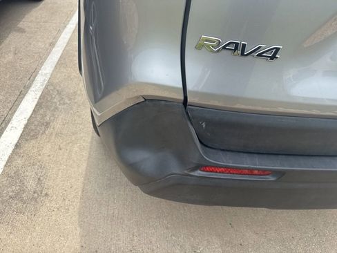 Used 2020 Toyota RAV4 LE FWD image 12