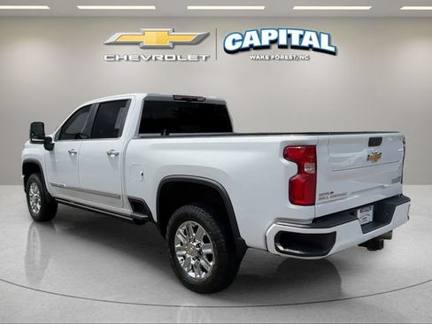Used 2024 Chevrolet Silverado 2500 High Country w/ High Country Premium Package AWD/4WD image 3