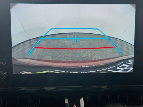 Used 2025 Toyota Corolla LE image 22