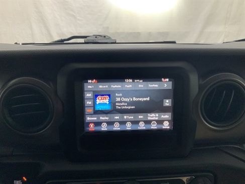 Used 2022 Jeep Wrangler Willys image 26