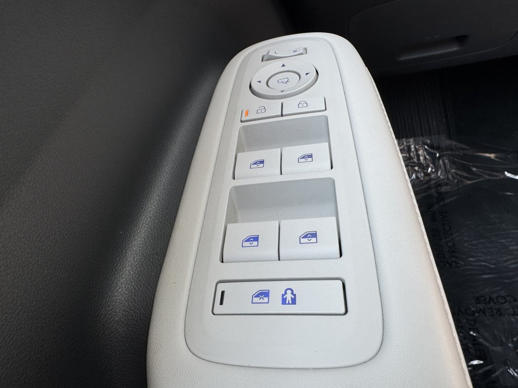 Used 2024 Hyundai Santa Fe Calligraphy AWD/4WD image 29
