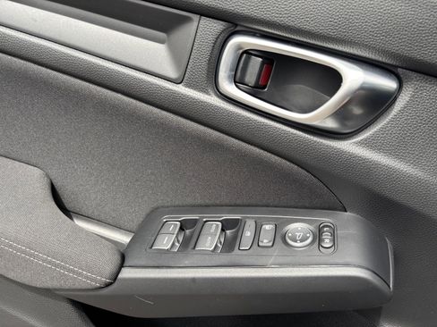 Certified 2025 Honda Civic Sport image 32