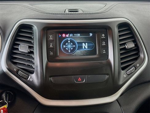 Used 2016 Jeep Cherokee Sport w/ Cold Weather Group image 13