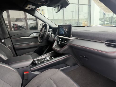 Used 2025 Ford Explorer ST image 25