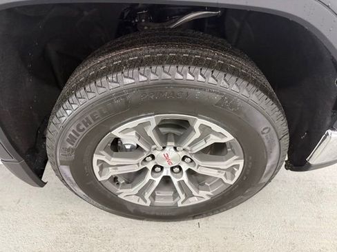 New 2026 GMC Sierra 1500 SLT image 4