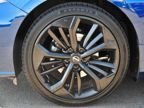 Used 2024 Nissan Altima 2.5 SR FWD image 12