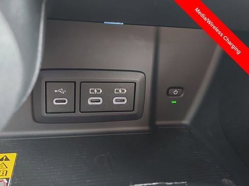Certified 2024 Toyota Venza LE AWD/4WD image 21