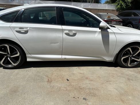 Used 2018 Honda Accord Sport image 6