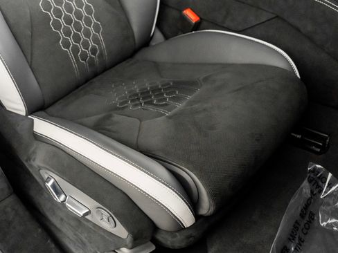 Used 2024 Lamborghini Urus Performante image 37