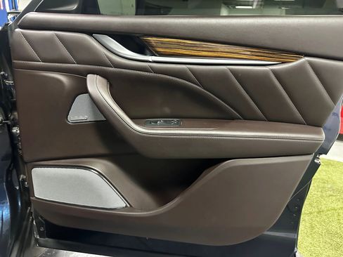 Used 2019 Maserati Levante GranLusso image 27