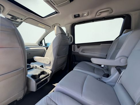 Used 2018 Honda Odyssey Elite image 19