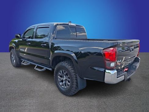Used 2022 Toyota Tacoma SR5 AWD/4WD image 6