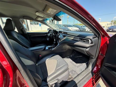 Used 2018 Toyota Camry SE FWD image 27