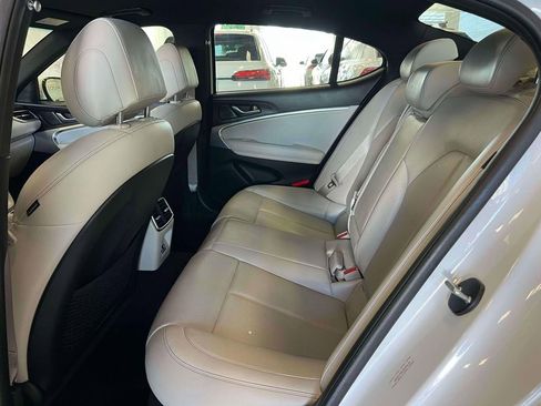 Used 2024 Genesis G70 2.5T AWD/4WD image 9