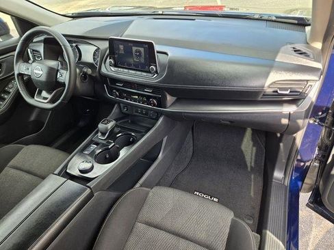Used 2025 Nissan Rogue SV AWD/4WD image 15