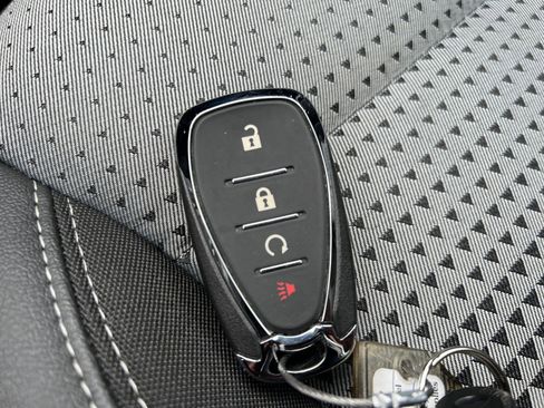 Used 2025 Chevrolet Trax LT image 22