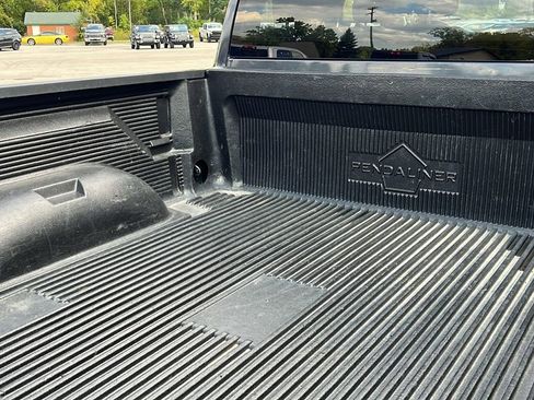 Used 2018 RAM 1500 ST w/ SXT Appearance Group AWD/4WD image 33