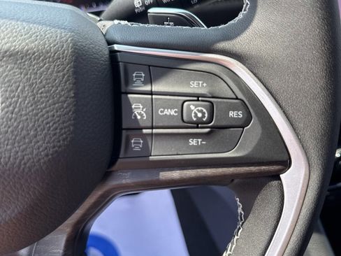 New 2025 Jeep Grand Cherokee Limited image 18