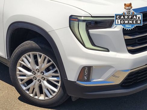 Used 2024 GMC Acadia Elevation AWD/4WD image 9