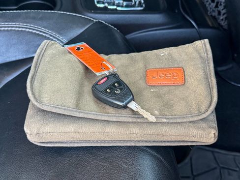 Used 2013 Jeep Wrangler Unlimited Rubicon w/ Dual Top Group image 38