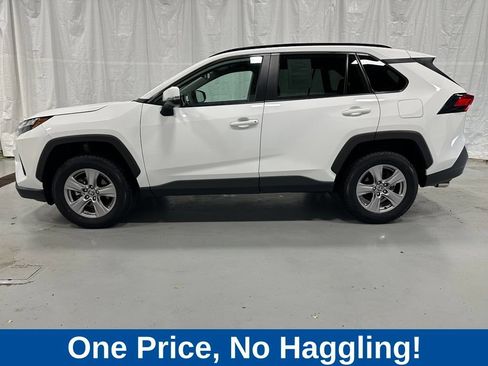 Used 2025 Toyota RAV4 XLE FWD image 4