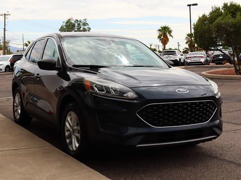 Used 2022 Ford Escape SE w/ Cold Weather Package FWD image 14
