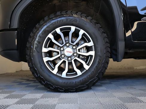 Used 2021 GMC Sierra 1500 AT4 w/ AT4 Value Package AWD/4WD image 9