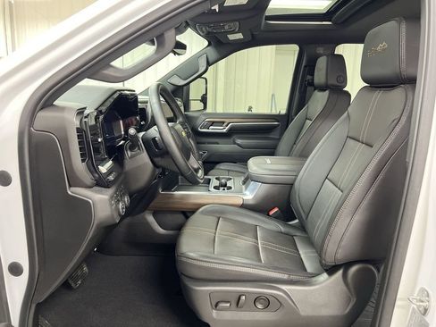 Used 2024 Chevrolet Silverado 3500 High Country w/ High Country Premium Package AWD/4WD image 20