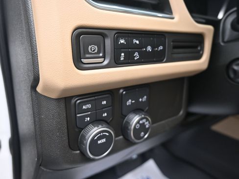 Certified 2022 Chevrolet Suburban Premier AWD/4WD image 28