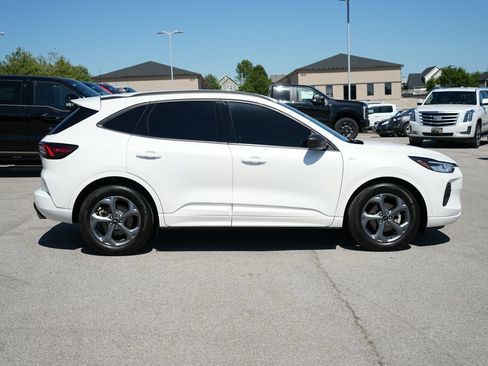 Used 2023 Ford Escape ST-Line FWD image 4